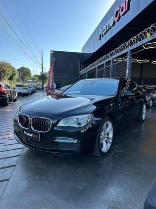 BMW 750i 4.4 M SPORT SEDAN V8 32V GASOLINA 4P AUTOMÁTICO BMW 750i 4.4 M SPORT SEDAN V8 32V GASOLINA 4P AUTOMÁTICO